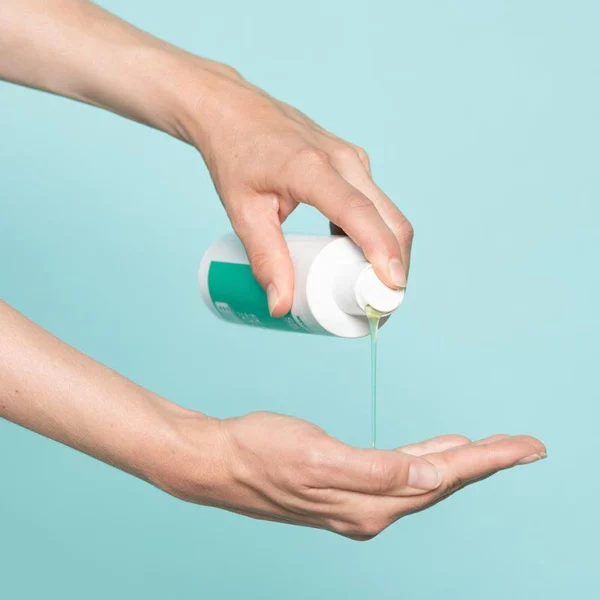 生髮防脫，豐盈髮量！Neofollics 純素激活髮量洗髮水 250ml - Image 2