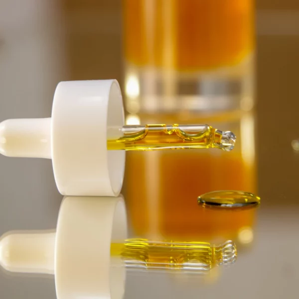 【9折】透白有光澤，嫩滑極光肌！Norre Nordic 橙月光REVIVE抗氧亮白精華油 30ml - Image 2
